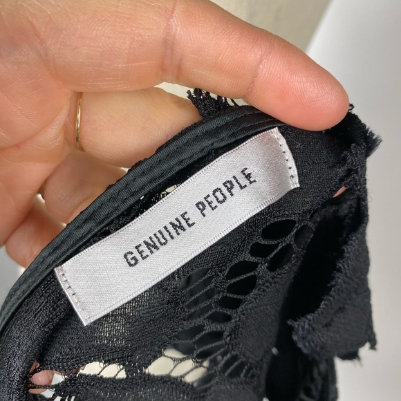 GENUINE PEOPLE Lace Appliqué Floral Tank Black M - Picture 4 of 7